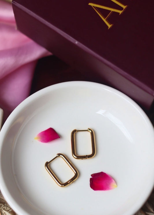 Essential Sqaure Hoops made with premium quality material