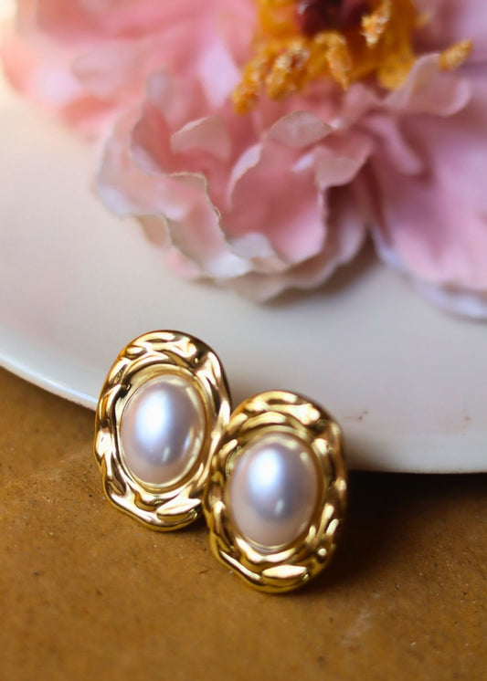 Hypoallergic Statement Pearl Earring