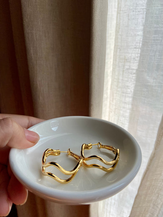 Double Wavy Hoops