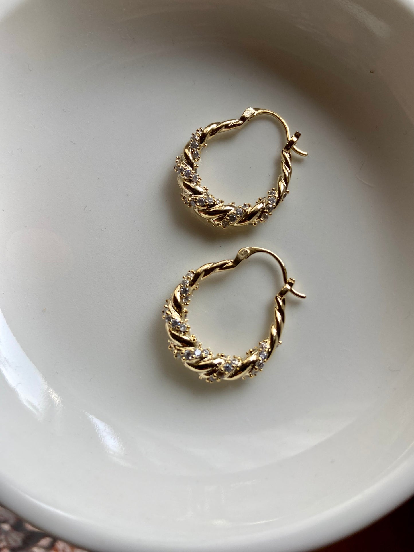 Luna Hoops