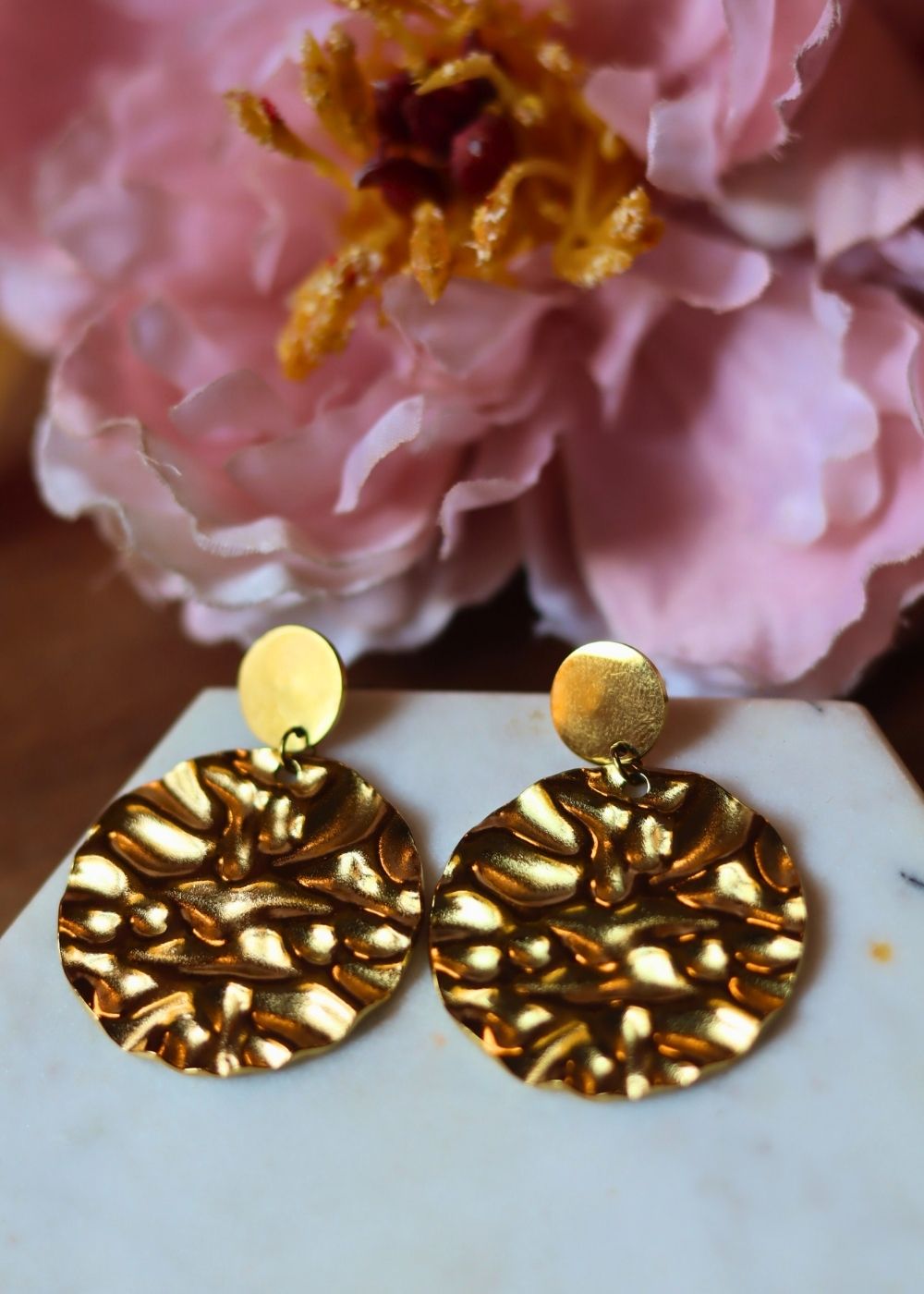 Hypoallergic Gold Cut Earrings