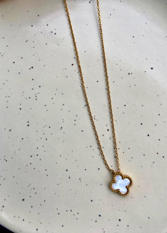 Hypoallergic White clover necklace