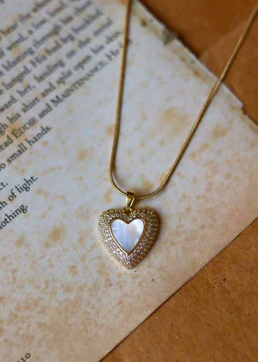 Hypoallergic Pearly Heart Necklace 