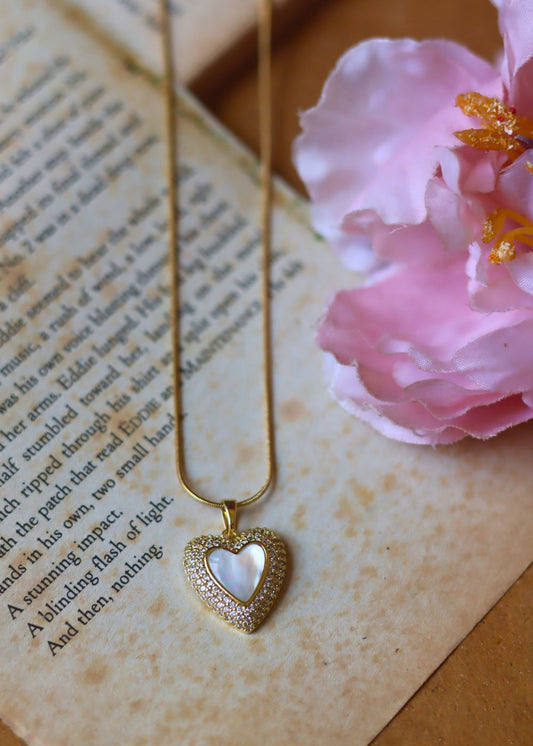waterproof Pearly Heart Necklace