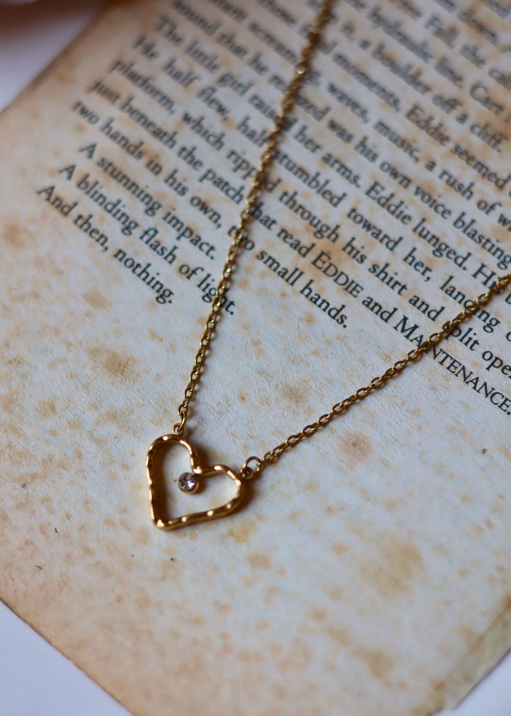 Hypoallergic Heartstone Necklace