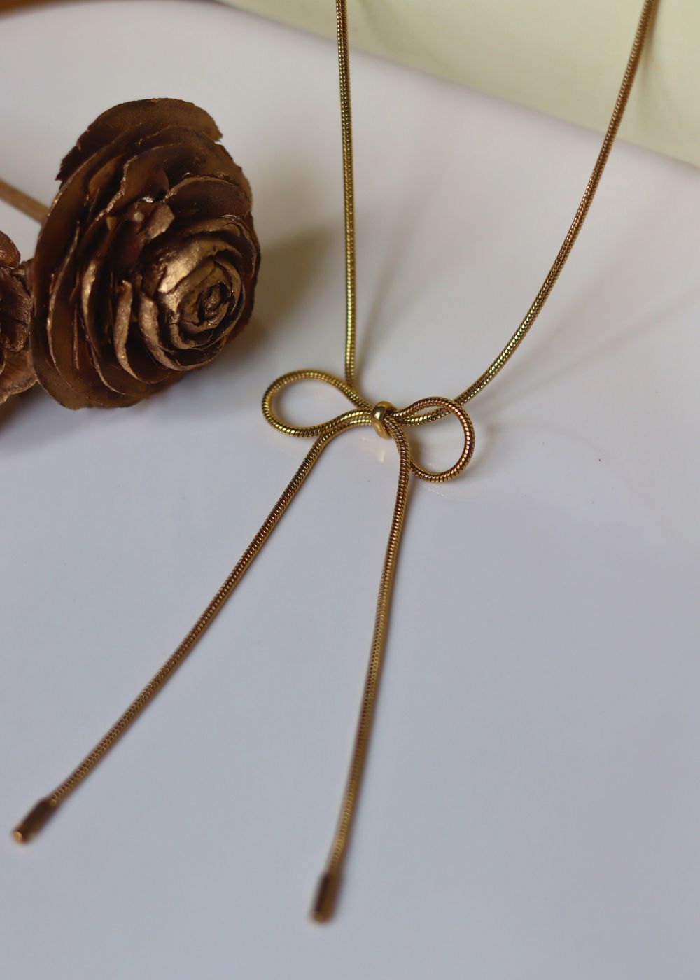 Hypoallergic Bow Necklace