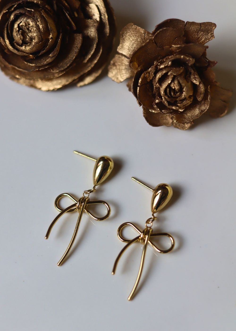 Hypoallergic Minimal Bow Earrings