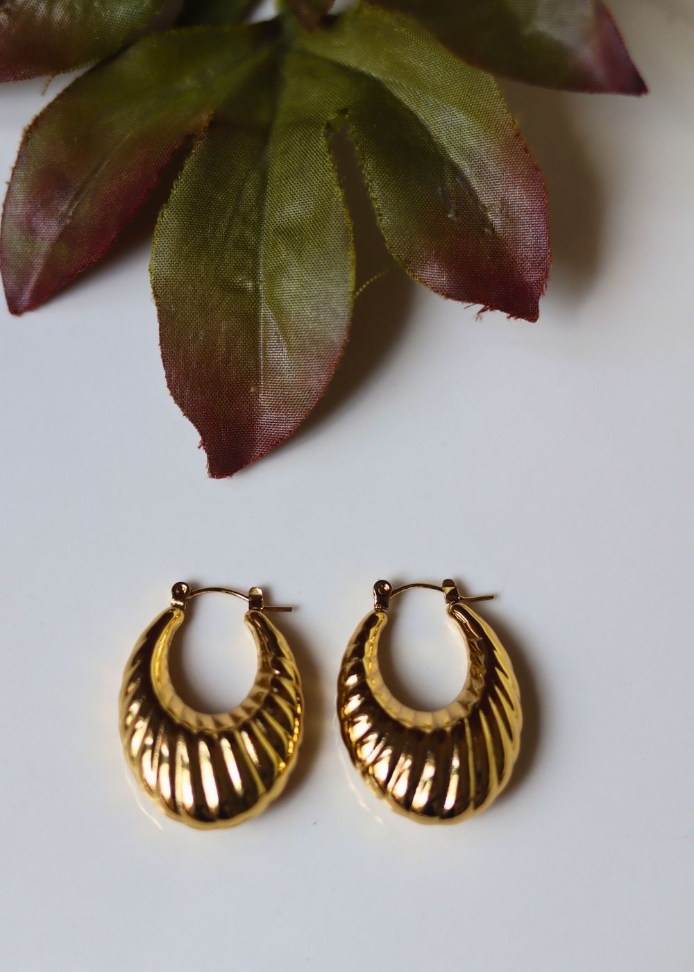 Hypoallergic Shell Drop Hoops