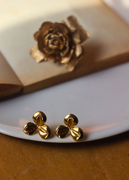 Anti tarnish Minimal Flower Earring