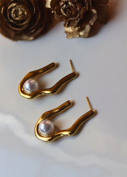 Anti tarnish Misfit pearl Earrings