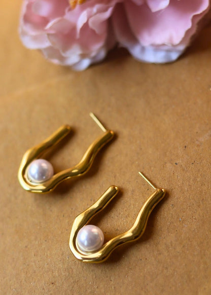 Hypoallergic Misfit pearl Earrings